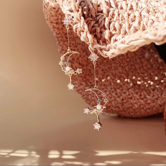 Moon and Star Earring, Celestial Pearl Earrings, Night Sky Drop Dangle Earrings - Picture 8 of 8